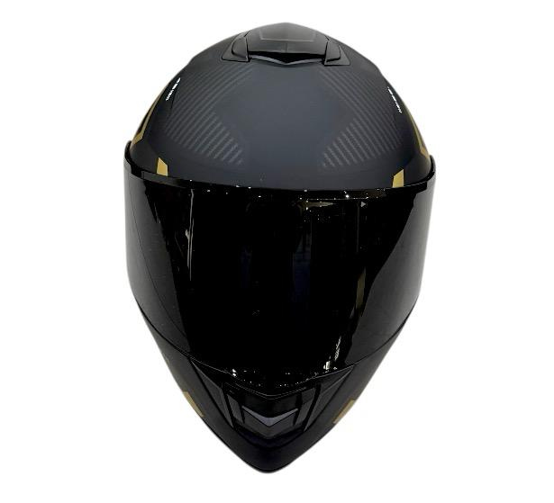 CASCO TIPO FIBRA DE CARBON CON DORADO